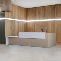 Banque d'Accueil FIFTY FULL...